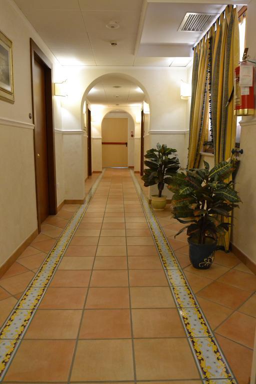 Villa Luigi Hotel & Restaurant Nuova Gestione Villa Rosa Di Martinsicuro Luaran gambar