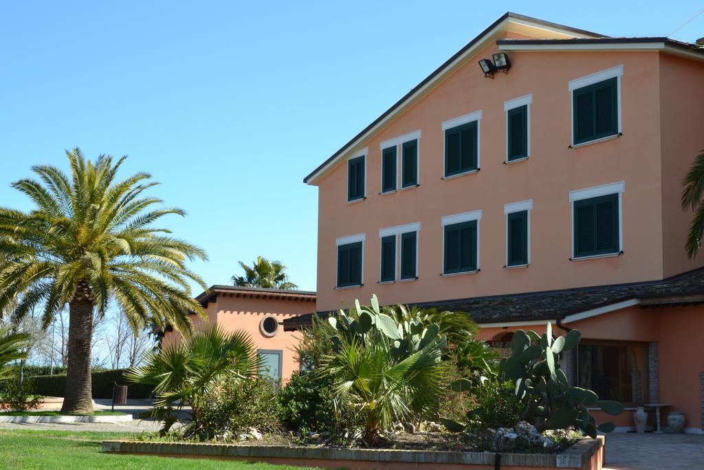 Villa Luigi Hotel & Restaurant Nuova Gestione Villa Rosa Di Martinsicuro Luaran gambar
