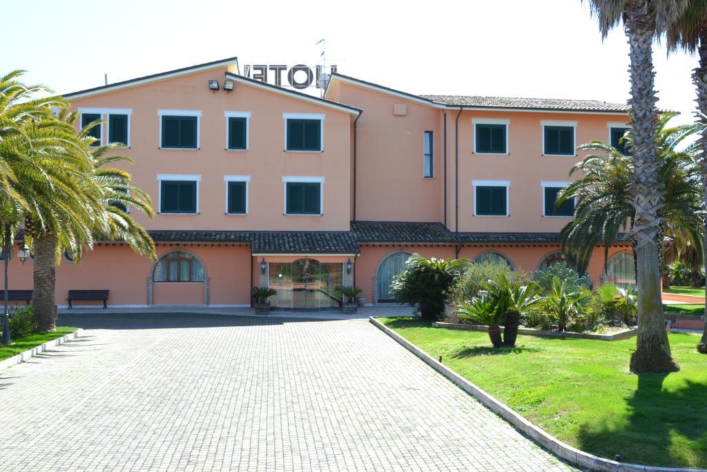 Villa Luigi Hotel & Restaurant Nuova Gestione Villa Rosa Di Martinsicuro Luaran gambar