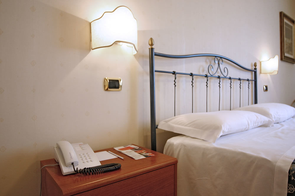 Villa Luigi Hotel & Restaurant Nuova Gestione Villa Rosa Di Martinsicuro Luaran gambar