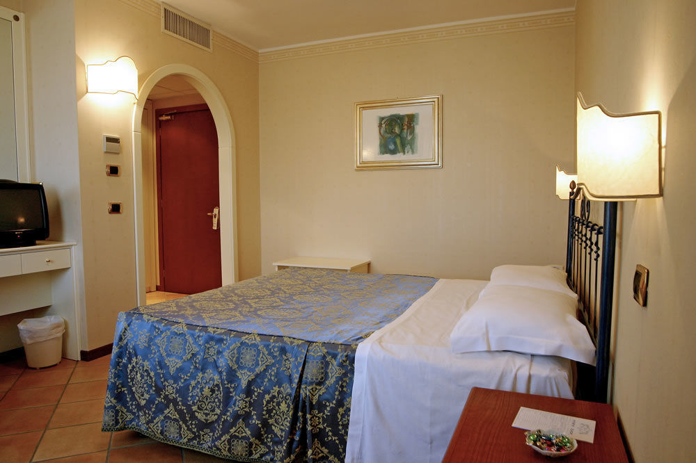 Villa Luigi Hotel & Restaurant Nuova Gestione Villa Rosa Di Martinsicuro Luaran gambar