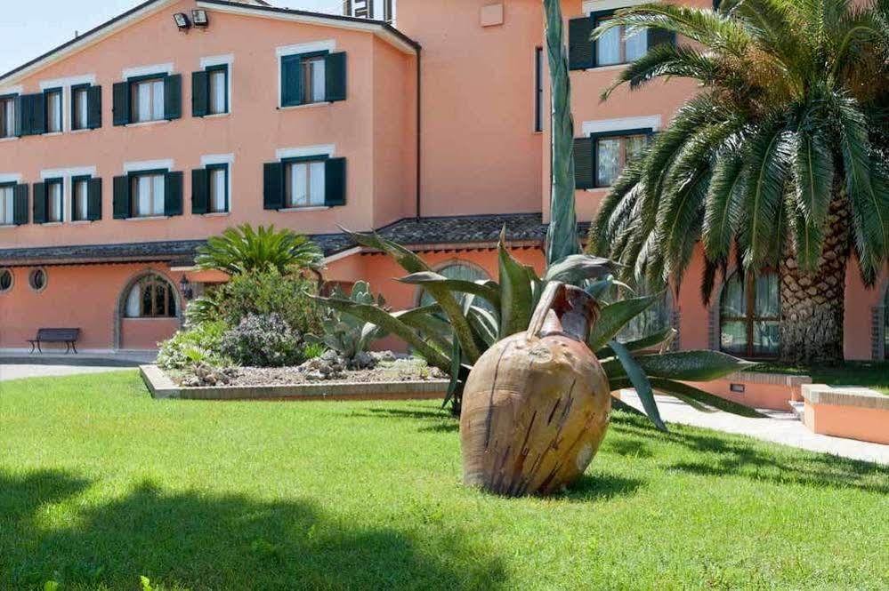 Villa Luigi Hotel & Restaurant Nuova Gestione Villa Rosa Di Martinsicuro Luaran gambar